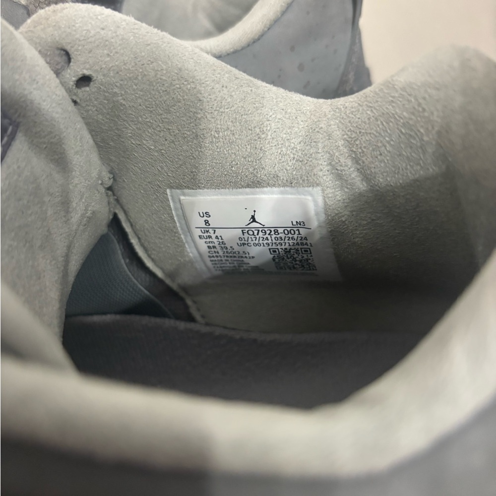 Nike Jordan 4 Retro SE
Paris Olympic Wet Cement Grey Men GS sneakers. - Picture 13 of 13